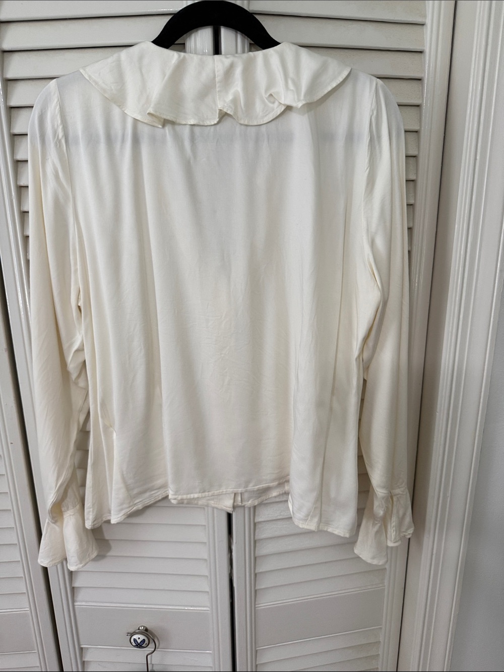 Able Ivory Ruffle V-Neck Button Blouse - Picture 3 of 5